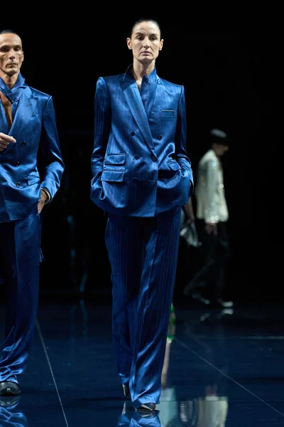 Look 30